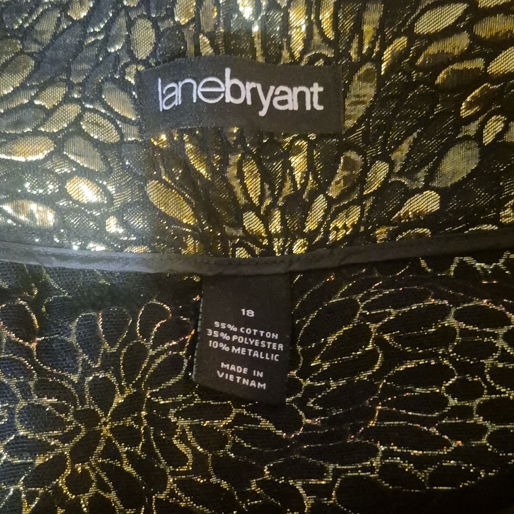 Lane Bryant Black Skater Skirt with Gold Floral Metallic Print Sz. 18 - Picture 2 of 3